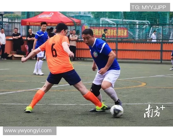 激情对决展开 足球赛场上的英雄角逐与精彩瞬间回顾