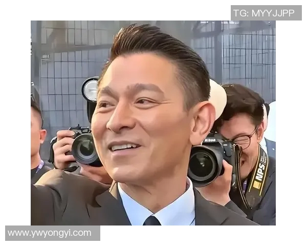 刘德华化身足球明星模仿秀引发热议粉丝纷纷点赞分享精彩瞬间